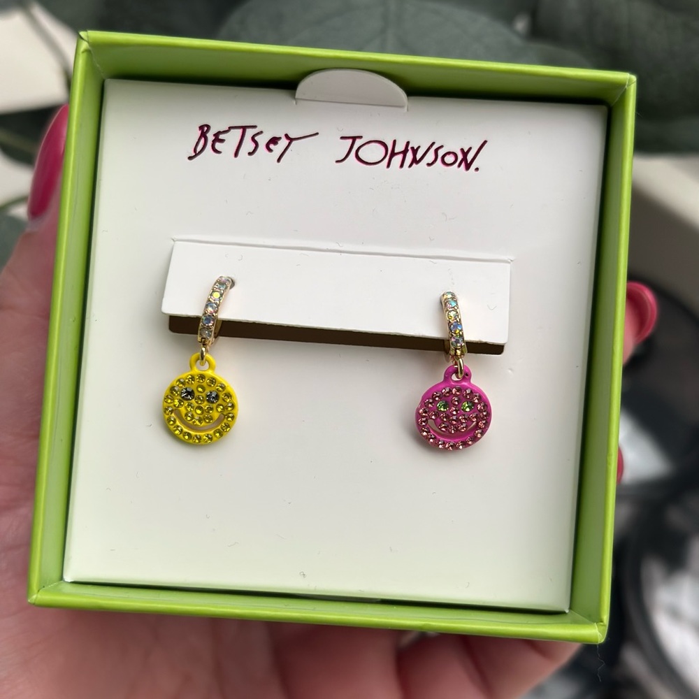 Betsey Smiley Earrings | Betsey Johnson